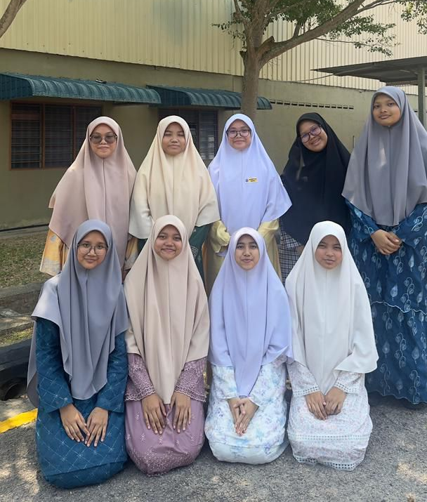 - Hanis Raqibah